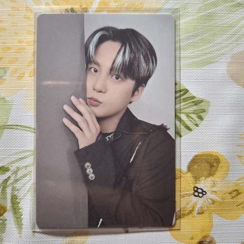 Jongho Outlaw photo card, official