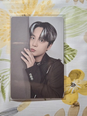 Jongho Outlaw photo card, official