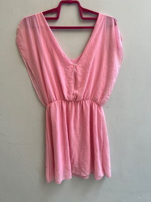 Pink dress short with butterfly sleeves like new