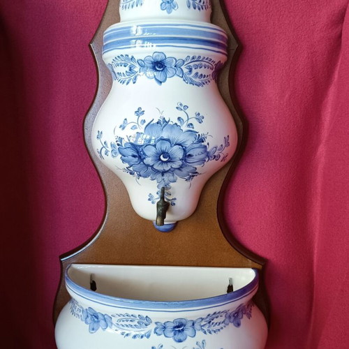 Vintage decorative fountain from Portuguese faience with handmade floral design like new
