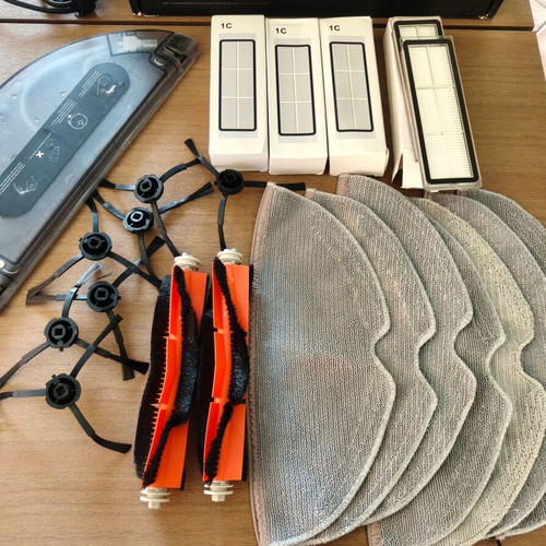Dreame Bot L10 Pro Robot Vacuum and Mop used, full package with accessories