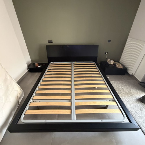 Casa Di Patsi black lacquer bed with 2 nightstands and mirror