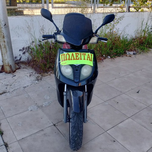 Benelli Adiva 150 Scooter 2011 like new, 21,800 km, silver