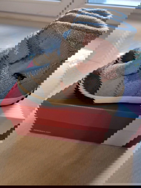 Παιδικά μποτάκια kickers
