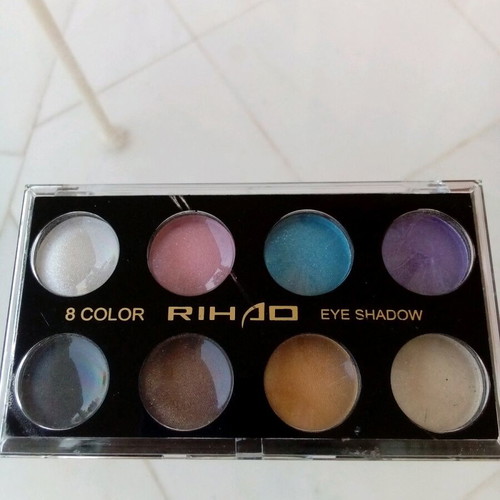 Palette with 8 eye shadows new
