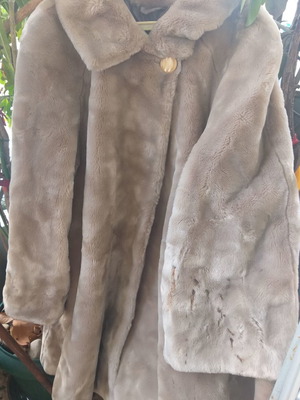 Fur coat like new, beige, size 4XL, Italian style