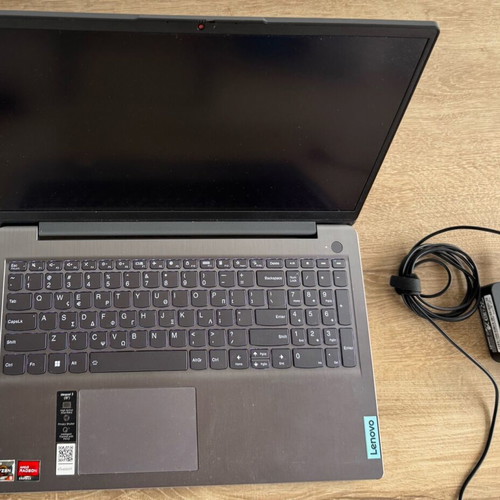 Lenovo IdeaPad 3 15ALC6 Laptop like new