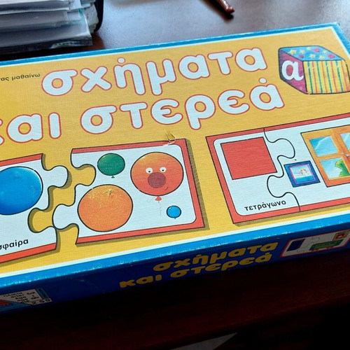 Puzzle Playing I Learn Shapes and Solids used for kids 3-6 years