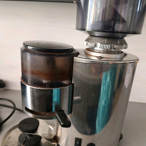 Bezerra professional coffee grinder used