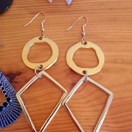 Earrings pack of 18 handmade wood with yellow agate like new