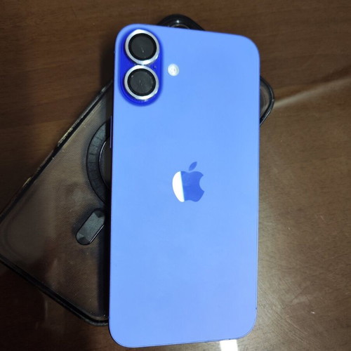 I Phone 16 Plus 128 GB Ultramarine like new with case and charger