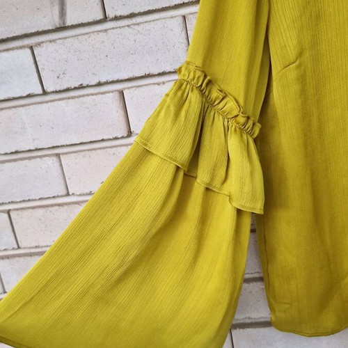 Primark blouse mustard color like new, size S