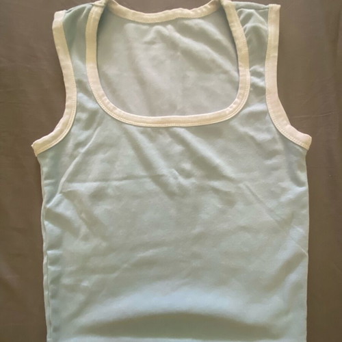 Women's short t-shirt size S like new