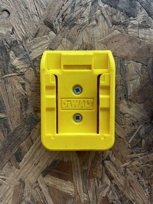 DeWalt 18V / 20V MAX Battery Holder Wall Mount Organizer new