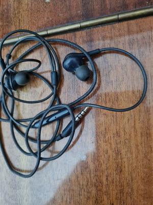 Akg headphones new wired