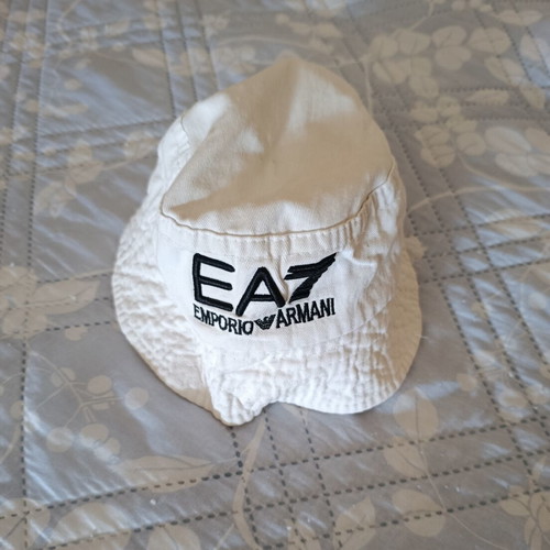 Emporio Armani fishing hat like new, made in Italy