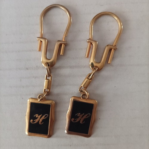 Keychain set 2 pieces with letter H like new