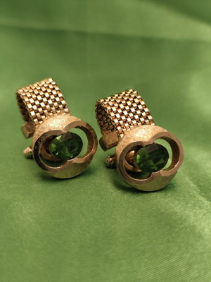 Vintage cufflinks 1960s/1970s mesh wrap with green crystal like new