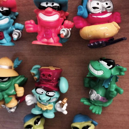 Piratix figures used, set of 8 without weapons