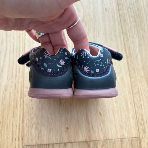 Biomecanics leather shoes with velcro, size 19, like new