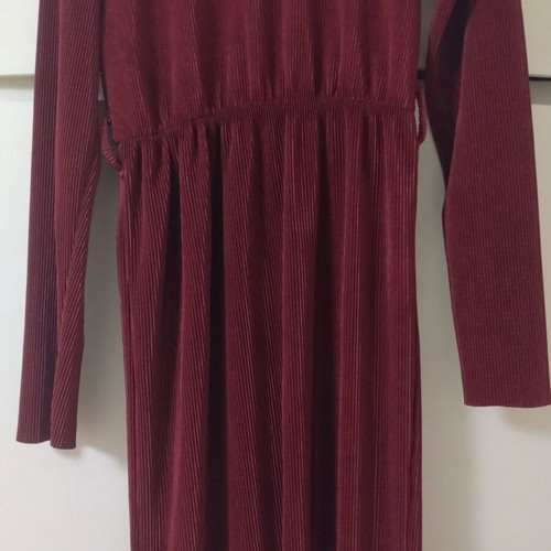 Pink Woman long-sleeve burgundy dress like new, size medium