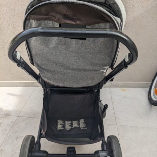 Joie stroller used, functional with locking button issue
