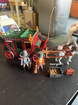 Playmobil stagecoach with horses and figures