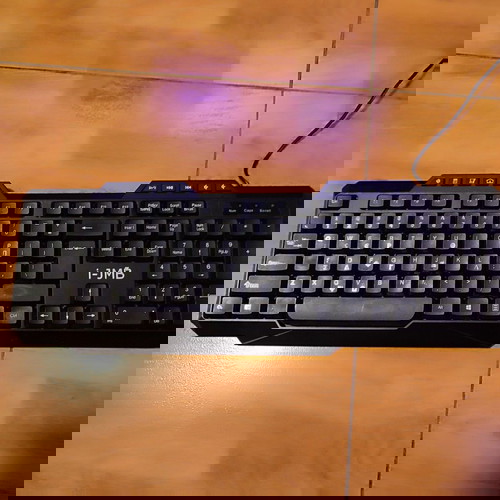 Πληκτρολόγια και ποντίκια Sharkoon μεταχειρισμένα, 2 ασύρματα και 2 ενσύρματα