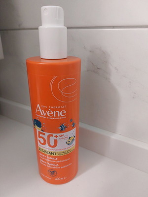 Avene αντηλιακό 50 spray καινούργιο, κατάλληλο για παιδιά