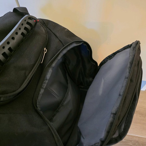 CsaxeKecna backpack new, black with red details