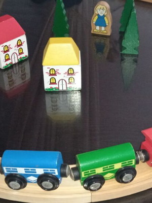 wooden train set by the British company BIGJIGS, 25 pieces including tracks-tunnel-bridge
