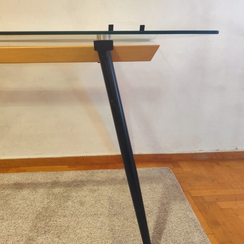 Glass dining table for 4-6 people like new with wood and metal support