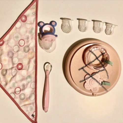Complete Baby Feeding Set like new, BPA free, silicone
