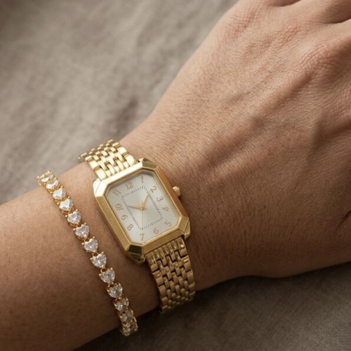 Quartz women's watch set with heart chain and vintage square dial, gold