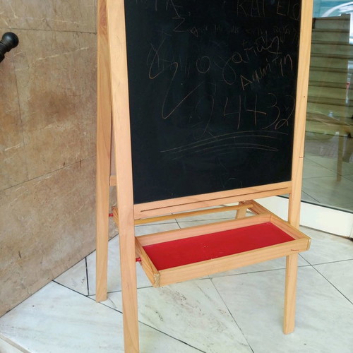 Student board used for elementary school children