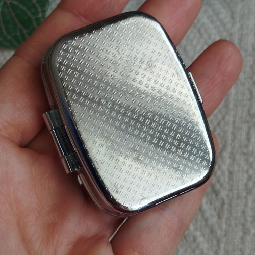 Pillbox new metal with colorful design
