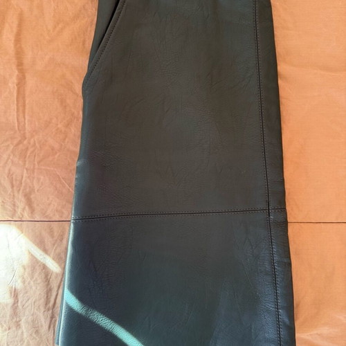 Ladi short leather skirt in A-line, like new