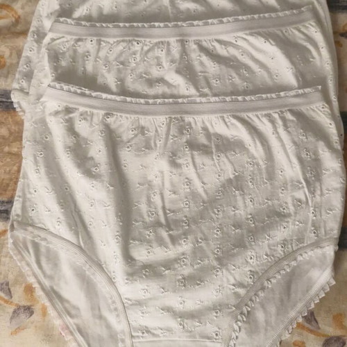 Lingerie set size 58 new, pack of 4, white