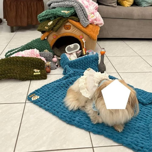 Handmade pet set with Alize Puffy yarn hypoallergenic