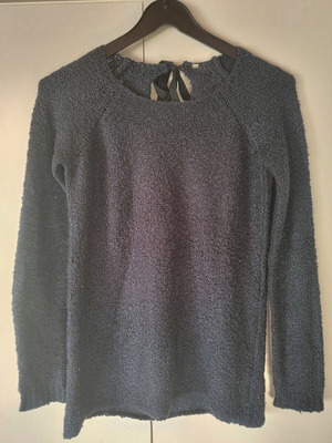 Knitted purple sweater used, size M