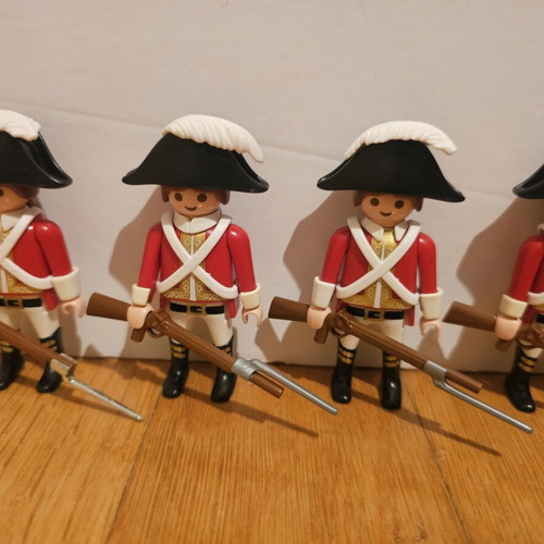 Playmobil English Soldiers figures used, set of 9, American Revolution