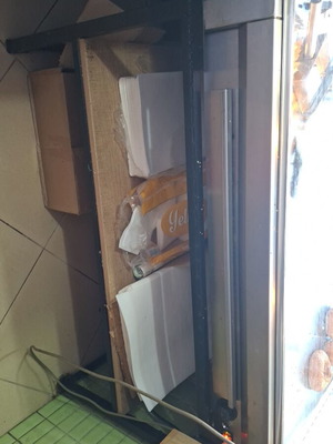 Display case used in good condition