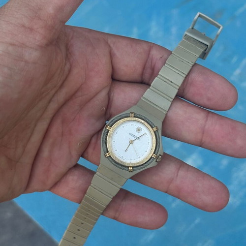 Catamaran Vintage Women's Quartz Watch with Authentic Strap used