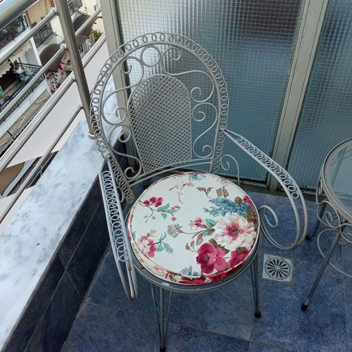 Fer Forge garden sofa set like new with chairs, tables, and two-seater couch