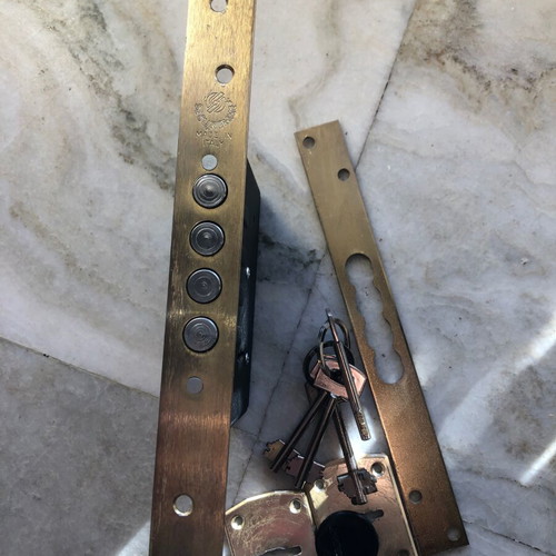 Securemme security lock made in Italy like new with four keys