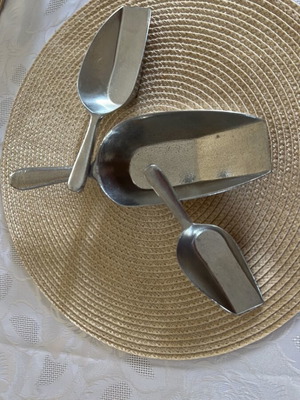 Kitchen scoops set of 3 different sizes new