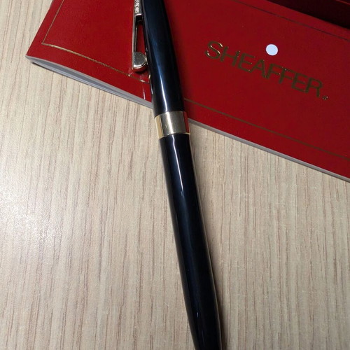 Sheaffer Imperial set pen (Fine) and black & gold pen like new