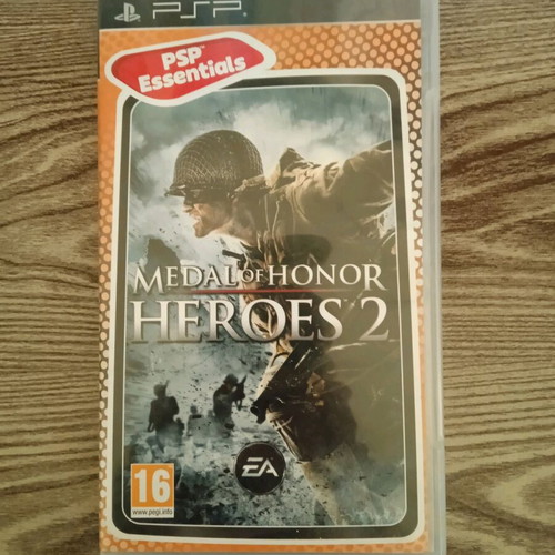 PSP Medal of Honor Heroes 2 σαν καινούργιο με εγχειρίδιο