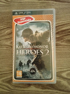 PSP Medal of Honor Heroes 2 σαν καινούργιο με εγχειρίδιο