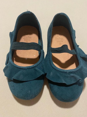 Zara baby shoes for girl size 20 like new, unworn